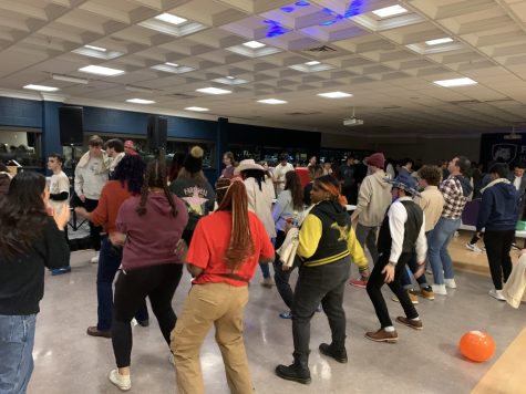 Students dance the night away 