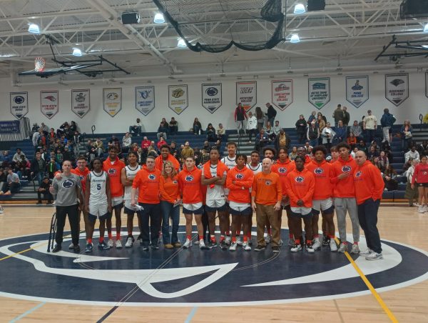 Penn State Harrisburgs mens basketball team at the Orange 4 Owen Game.